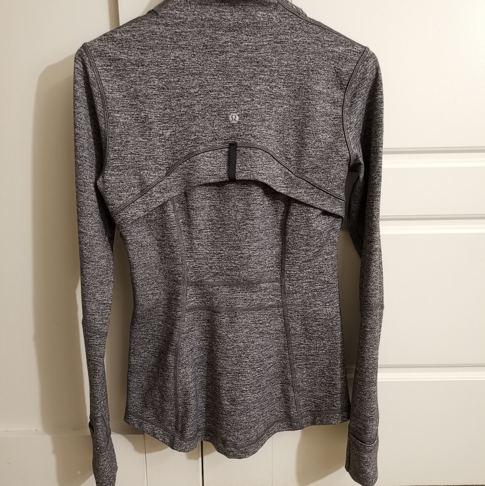 Like new Lululemon Define jacket 6 Heatheredblack - Picture 2 of 7